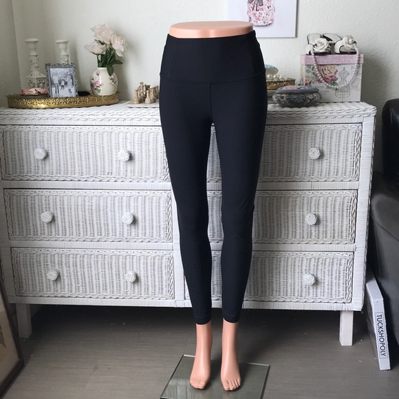 lululemon athletica Pants - Lululemon black zoned in tight 10